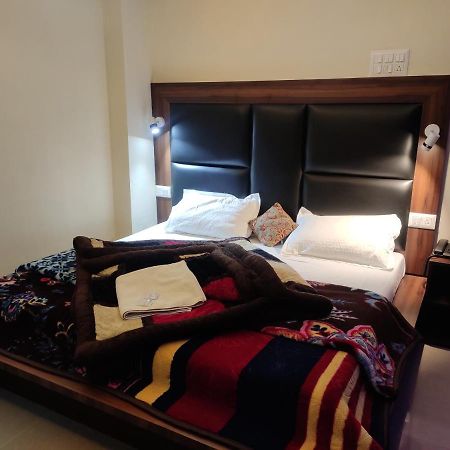 Hotel Balaji Далхаузи Екстериор снимка