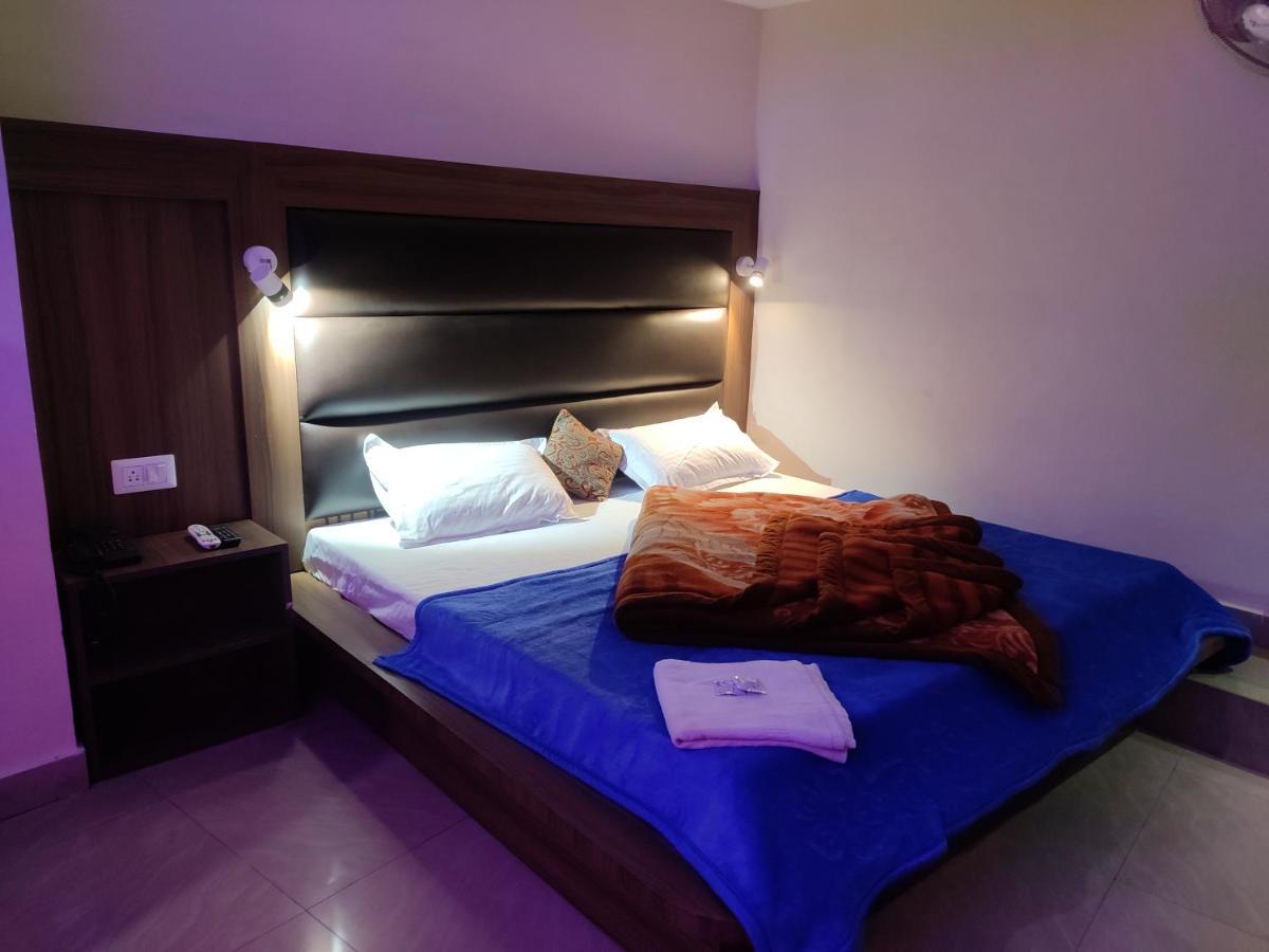 Hotel Balaji Далхаузи Екстериор снимка