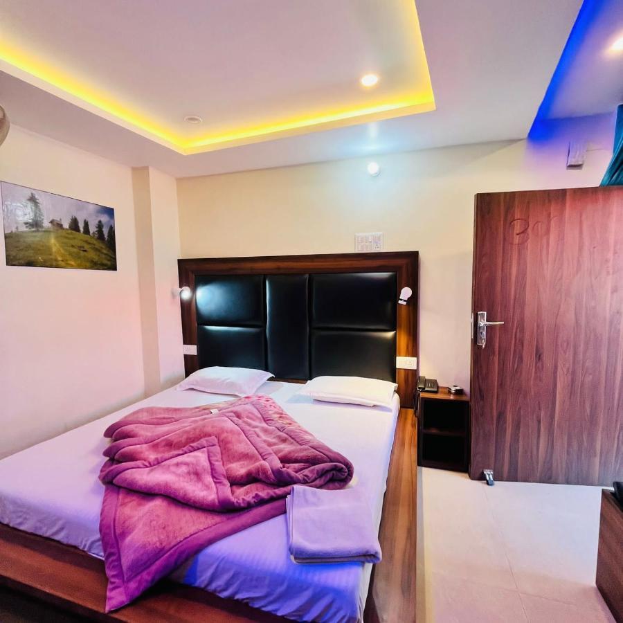 Hotel Balaji Далхаузи Екстериор снимка